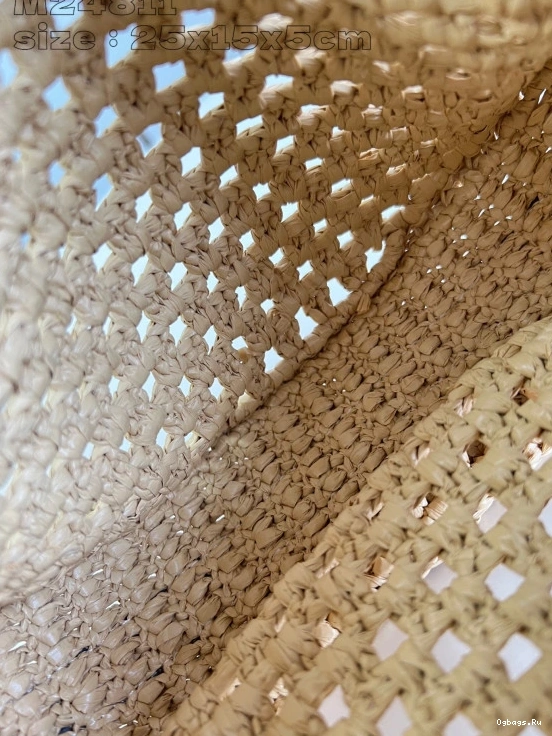 VUITTON LOUIS MM Croissant 1223